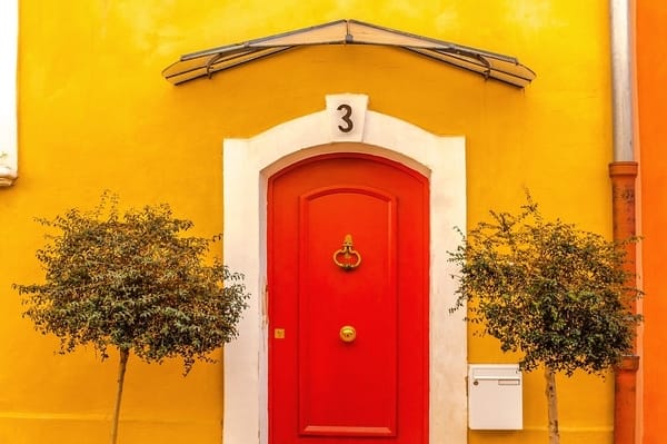 Haus Fassade gelb